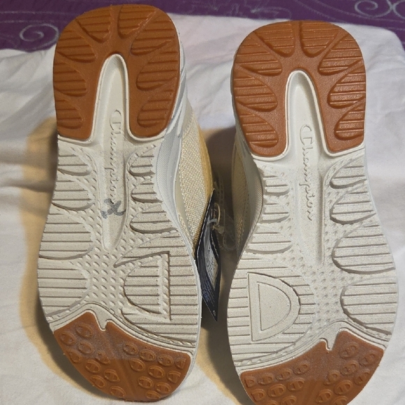 Champion Cream and Red Sneakers with Chunky Design - Picture 4 of 4